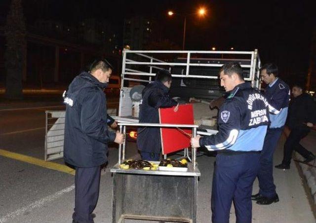 Mersin'de Seyyar Satıcılara Gece Operasyonu