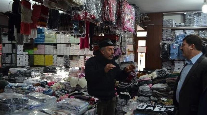 Akar, Esnafı Ziyaret Etti