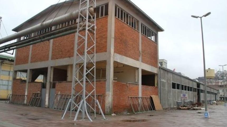 Seka Fabrika Alanında Tadilat &Ccedil;alışmaları Devam Ediyor