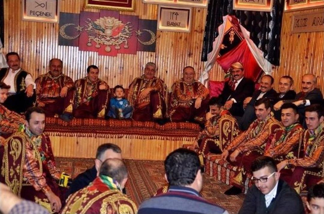 Tosya Yarenleri, Kastamonu &Uuml;niversitesi Dekanı Ve Senatosunu Misafir Etti