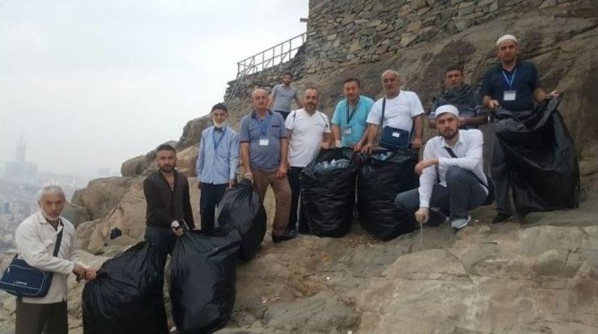 D&uuml;zceli Umrecilerden Nur Dağı&rsquo;nda Temizlik Seferberliği