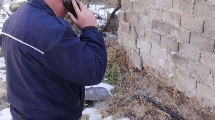 Aksaray&rsquo;da Boş Arazide Bulunan T&uuml;fek Paniğe Neden Oldu