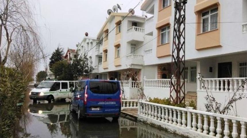 İki Gen&ccedil; Yazlık Evde &Ouml;l&uuml; Bulundu