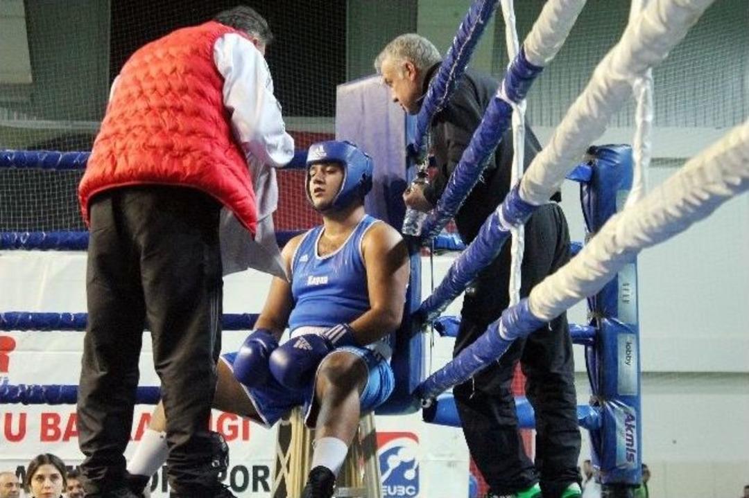 T&uuml;rkiye Gen&ccedil; Erkekler Ferdi Boks Şampiyonası Başladı