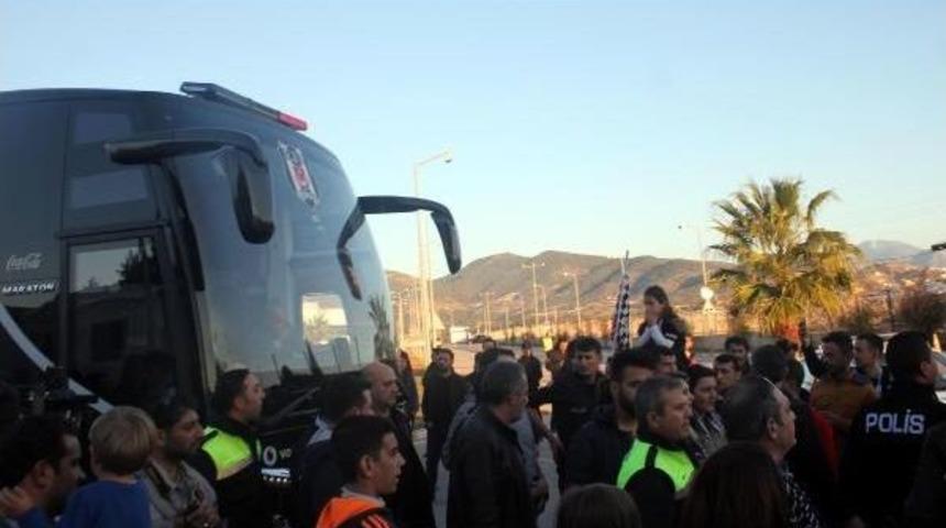 Beşiktaş Kafilesi Gazipaşa&rsquo;Ya Geldi