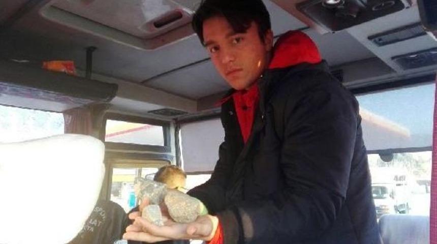 Ma&ccedil; Sonu Takım Otob&uuml;s&uuml; Taşlandı