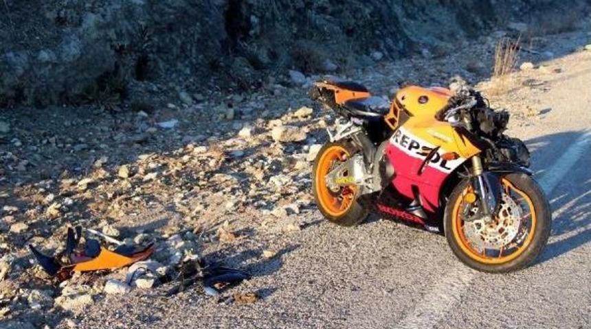 Antalya B&uuml;y&uuml;kşehir Belediyesi'nde G&ouml;revli Şube M&uuml;d&uuml;r&uuml; Motosiklet Kazasında &Ouml;ld&uuml;