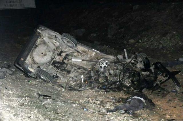 Gaziantep'te Otomobiller Çarpıştı: 3 Ölü, 7 Yaralı