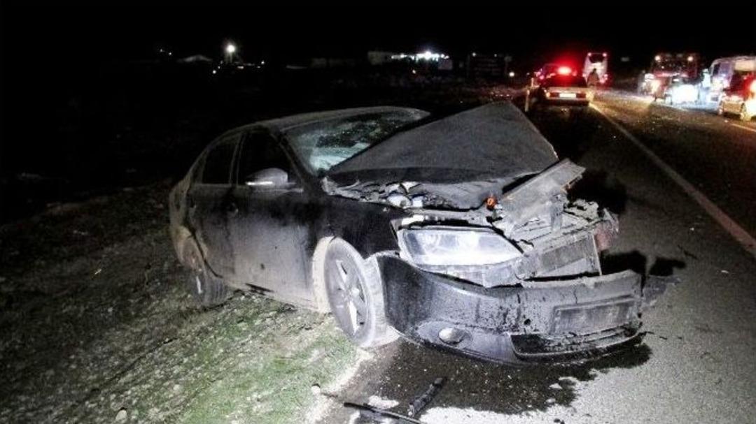 D&uuml;ğ&uuml;n Yolunda Feci Kaza, Baba Ve 2 Oğlu &Ouml;ld&uuml;