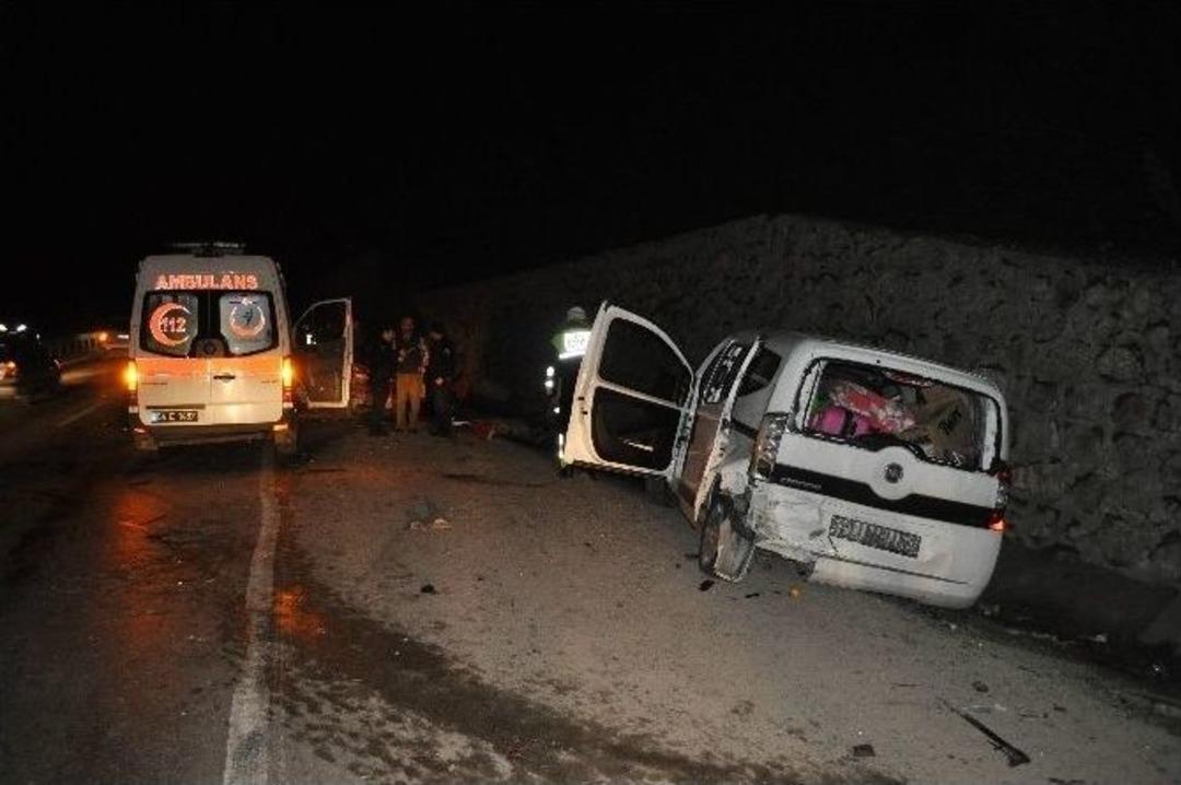 Sakarya&rsquo;da Zincirleme Trafik Kazası: 8 Yaralı