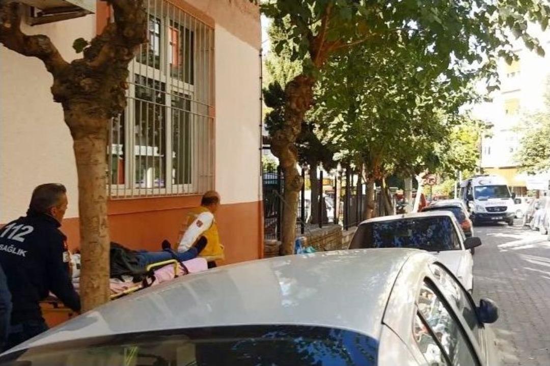 (&ouml;zel Haber) Hatalı Parklanma Y&uuml;z&uuml;nden Ambulans Sokağa Giremedi