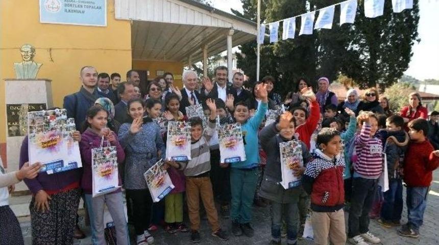 Başkan &Ccedil;etin &Ouml;ğrencilere Kitap Hediye Etti