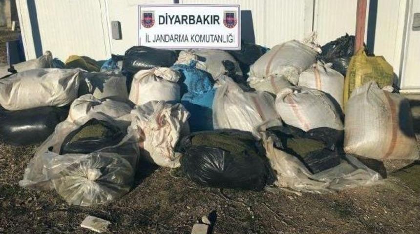 Diyarbakır'da 1 Ton Esrar Ele Ge&ccedil;irildi