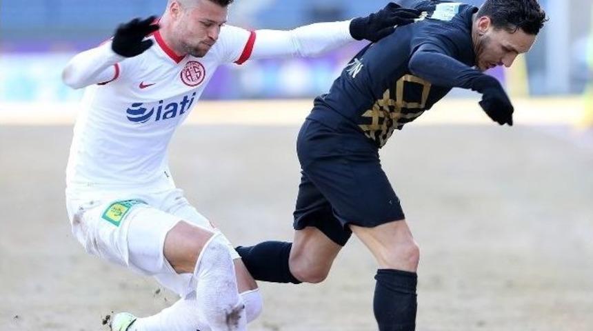 Antalyaspor Son 10 Haftada 25 Puan Topladı