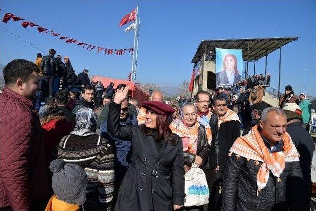 Başkan Çerçioğlu Atça Deve Güreşlerine Katıldı