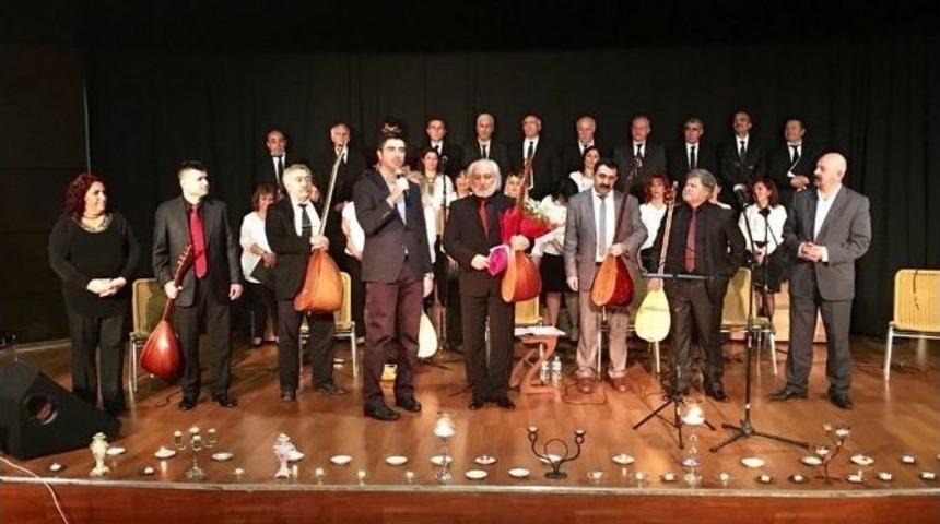 Uğur Mumcu &rsquo;mum Işığında T&uuml;rk&uuml;ler&rsquo; Konseriyle Anıldı