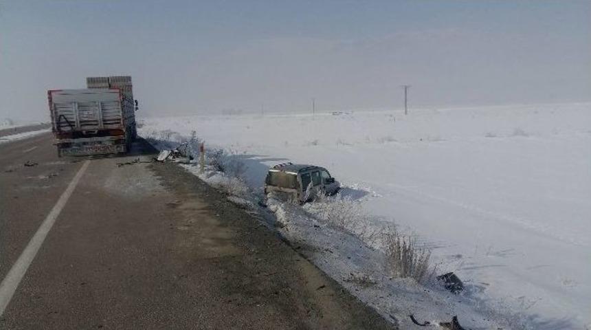Erzurum&rsquo;da Zincirleme Trafik Kazası: 18 Yaralı