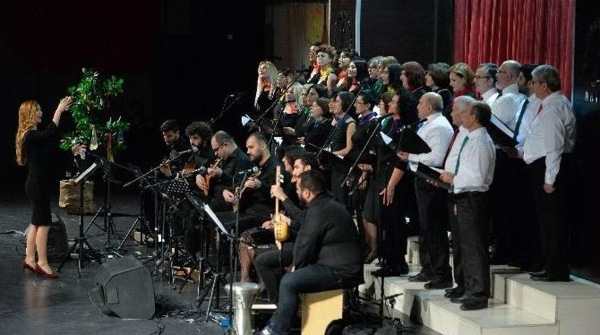 Muratpaşa’da Türkü Resitali