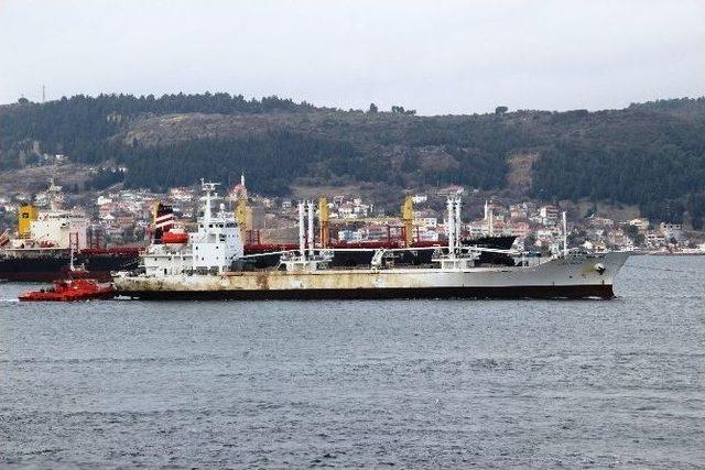 Çevre Kirliliğine Sebep Olan Gemi Çanakkale Boğazı’ndan Geçti