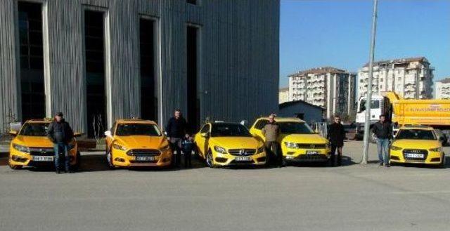 Lüks Otomobilleri Taksi Yapan Şoförler Dertli: Tarife Aynı 2