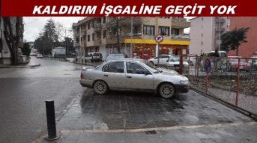 Kaldırıma Parka Ceza Yağdı