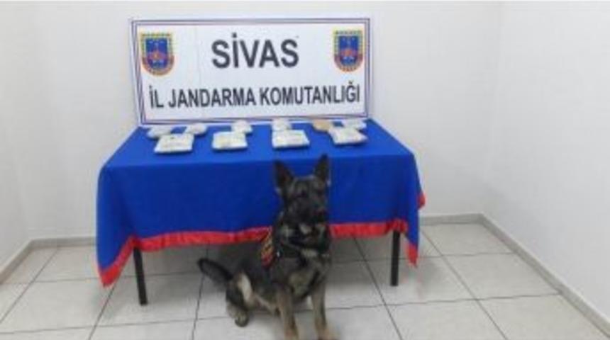 Yolcu Otob&uuml;s&uuml;nde Esrar Ele Ge&ccedil;irildi