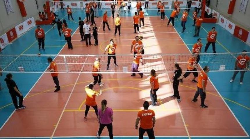 Eczacıbaşı Spor Kul&uuml;b&uuml;, Yıldız Adaylarını "geleceğe Sma&ccedil;" Projesinde Buluşturuyor