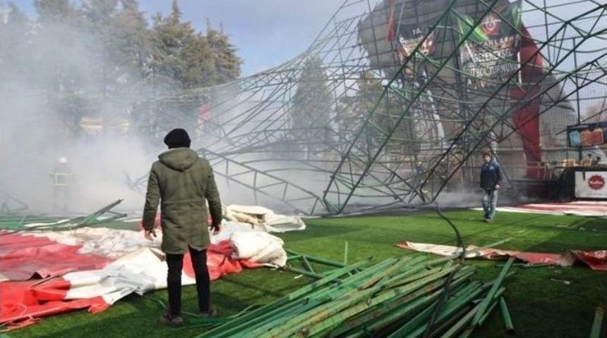 Halı Sahada Yangın