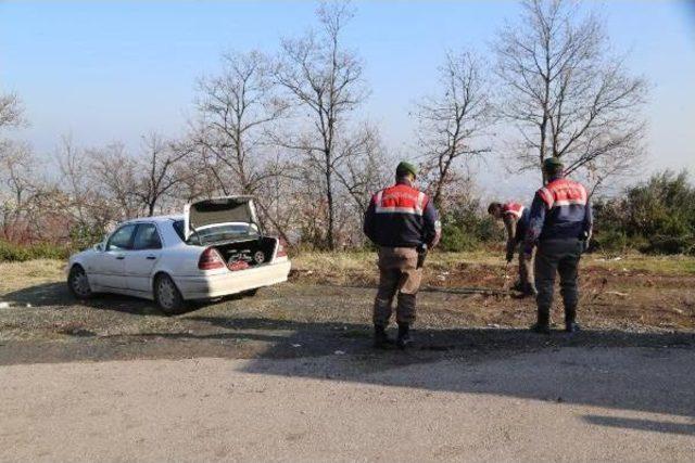 Fabrika Işçisi Otomobilde Intihar Etti