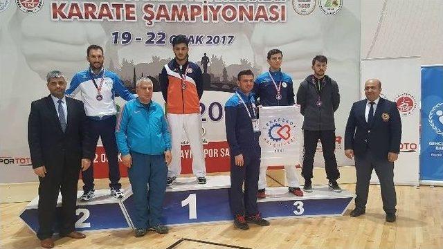 Uygur Kardeşlerden Büyükler Karate Şampiyonasında Büyük Başarı