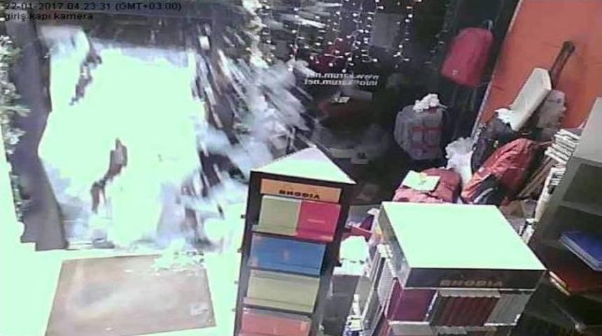 (&ouml;zel Haber) Nişantaşı&rsquo;ndaki Su&ccedil; Makinesi V&uuml;cuduyla Cam Kapıyı B&ouml;yle Kırdı