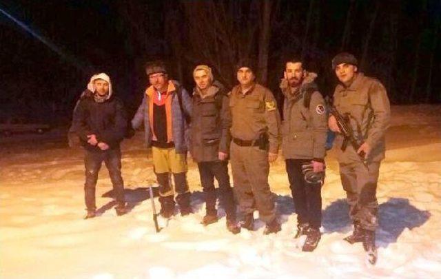 Jandarma, Dağda Kamp Yaparken Korkan 3 Üniversiteliyi Kurtardı