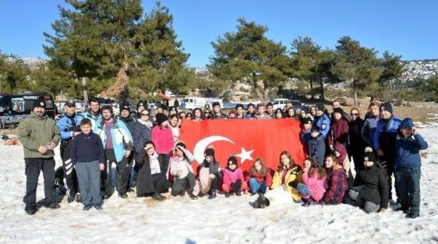 Şehit Ve Gazi &Ccedil;ocuklarının Kar Keyfi