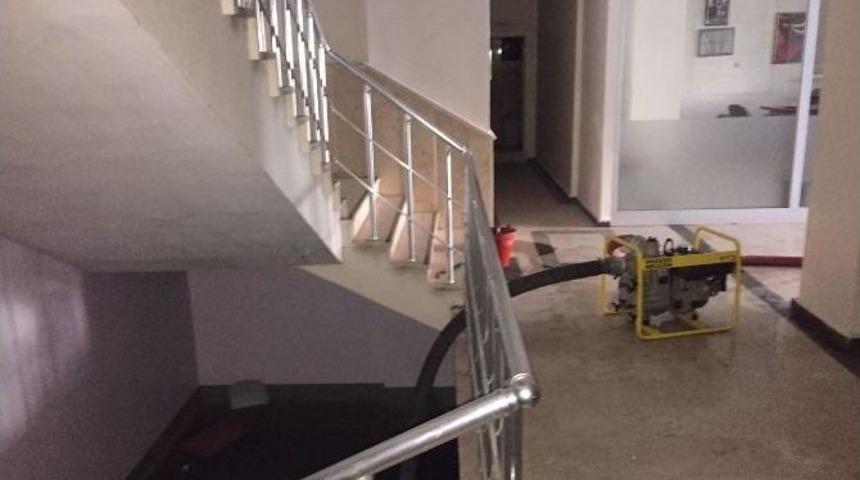 Fet&ouml;&rsquo;n&uuml;n Eski Dershanesini Su Bastı