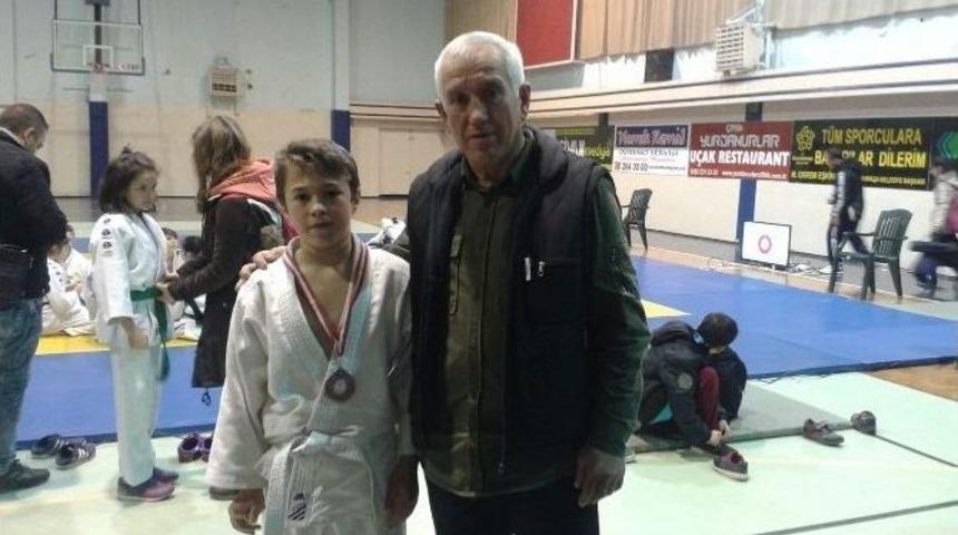 Marmaraereğlisi Belediye Spor Kul&uuml;b&uuml; Başarıdan Başarıya Koşuyor