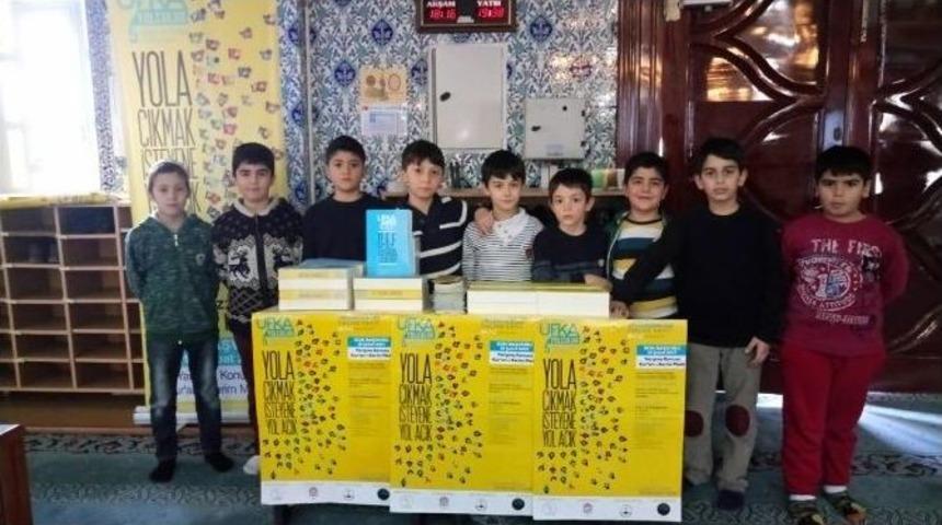 Ufka Yolculuk G&ouml;n&uuml;ll&uuml;leri, &lsquo;kuran İle Bir Saat Baş Başa&rsquo; Programı D&uuml;zenledi