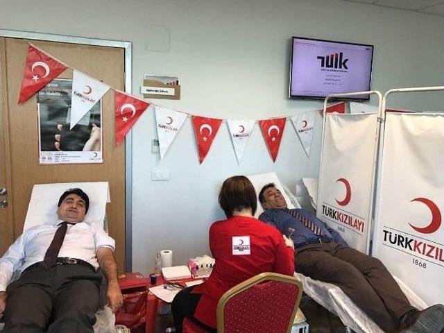 Tüik Ve Çka Personelinden Kızılay’a Kan Ve Kök Hücre Bağışı