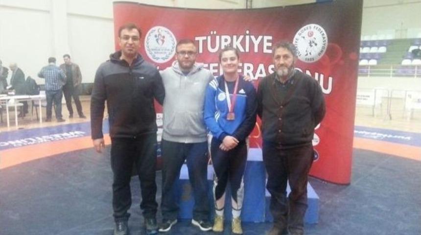 Adıyaman Belediyesi G&uuml;reş&ccedil;ilerinden T&uuml;rkiye Derecesi