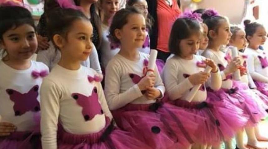 Minik Balerinler H&uuml;nerlerini Sergiledi