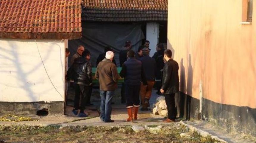 Ahırda Intihar Etti