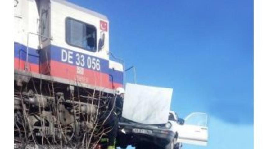 Tren Kazasında Yaralı S&uuml;r&uuml;c&uuml; Hayatını Kaybetti