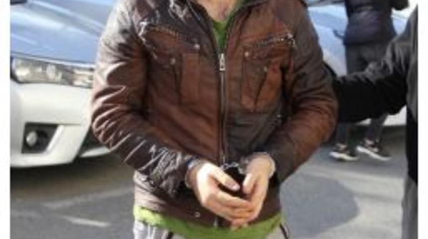 Ev Arkadaşını Bıçaklayan İranlı Genç Tutuklandı