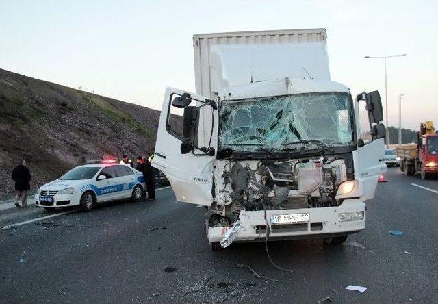 Kuzey Marmara Otoyolu’nda Trafiği Kilitleyen Kaza