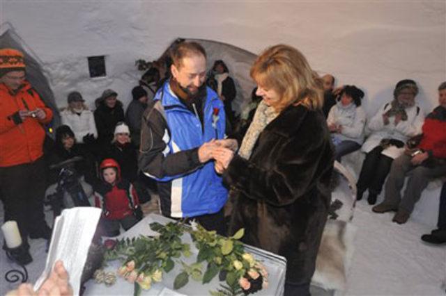 Aşkı İ&ccedil;in Buzdan Kilise Yaptı 1