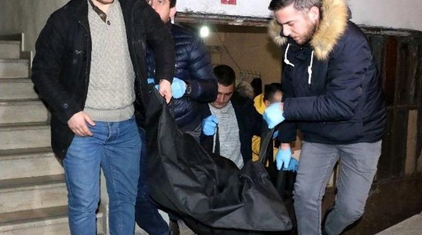 Şişli&rsquo;de Bı&ccedil;aklı Kavga: 1 &Ouml;l&uuml;