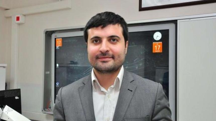 G&ouml;rme Engelli &Ouml;ğretmen Bisiklet Ile Hayata Tutundu