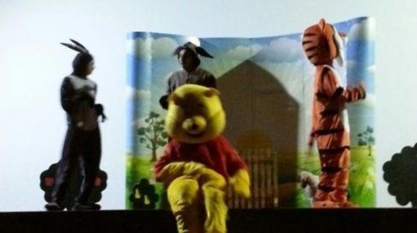 Başkan Erg&uuml;n&rsquo;den Karne Hediyesi