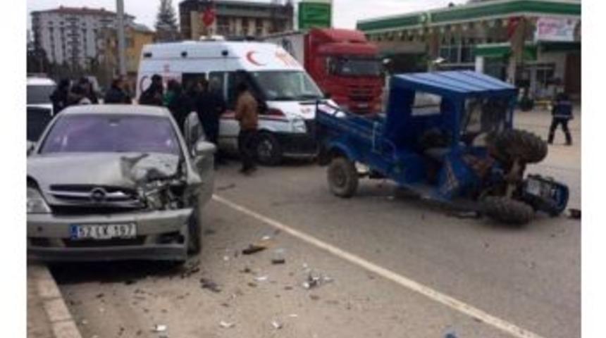 Otomobil İle Patpat Çarpıştı: 1 Yaralı