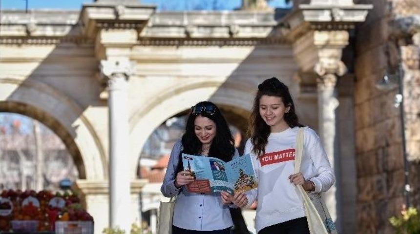 Muratpaşa Kalei&ccedil;i&rsquo;ni Emitt&rsquo;e Taşıyor