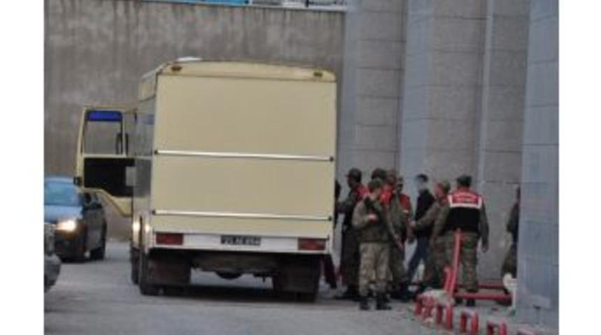 Fet&ouml;&rsquo;den İhra&ccedil; Edilen Hakim Hakkında Su&ccedil; Duyurusu